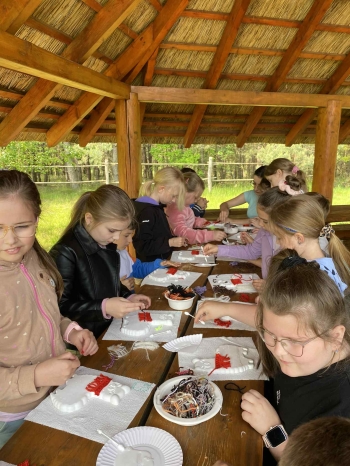 f329b704-fddc-4ce3-8f70-309d408f3ed8