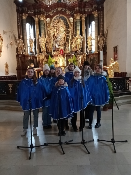 Sukcesy uczennic w Przeglądzie Piosenki Religijnej dla Dzieci i Młodzieży ''Cantate Dom